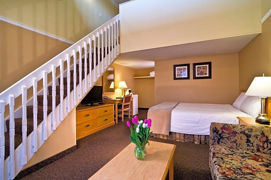 Econo Lodge Inn & Suites Келоуна Экстерьер фото